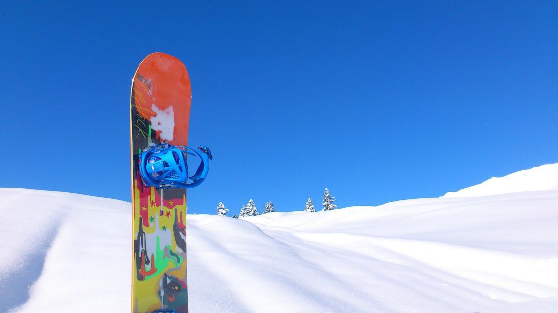 Aspen Snowmass Snowboarden